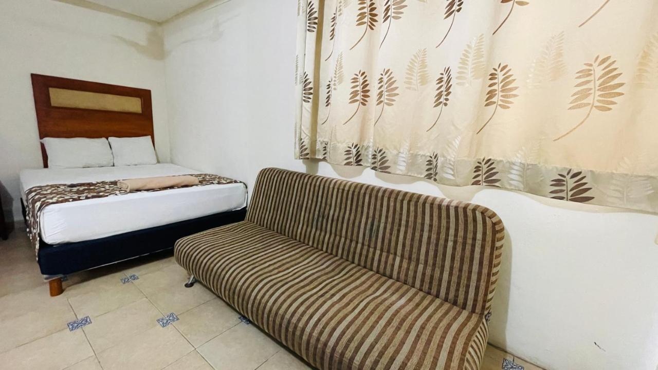 Hotel B&B - 5Th Avenue Playa del Carmen Ngoại thất bức ảnh A sofa bed