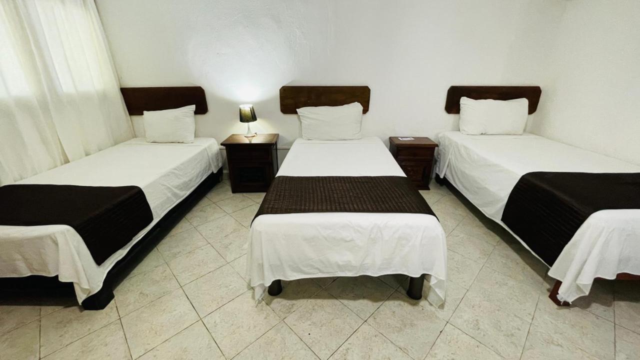 Hotel B&B - 5Th Avenue Playa del Carmen Ngoại thất bức ảnh A room at the hotel